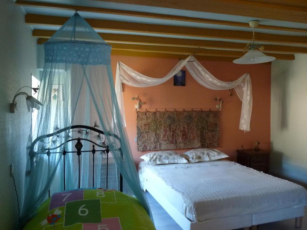 Au Val Des Meuris Bed & Breakfast Taintrux Exterior photo
